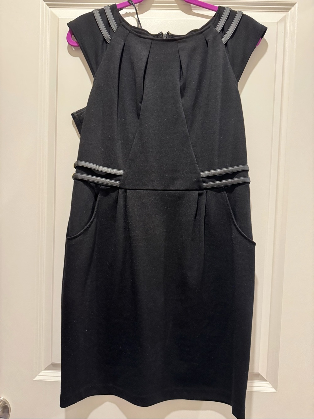 Jennifer Lopez Black Cap-Sleeve Mini Dress